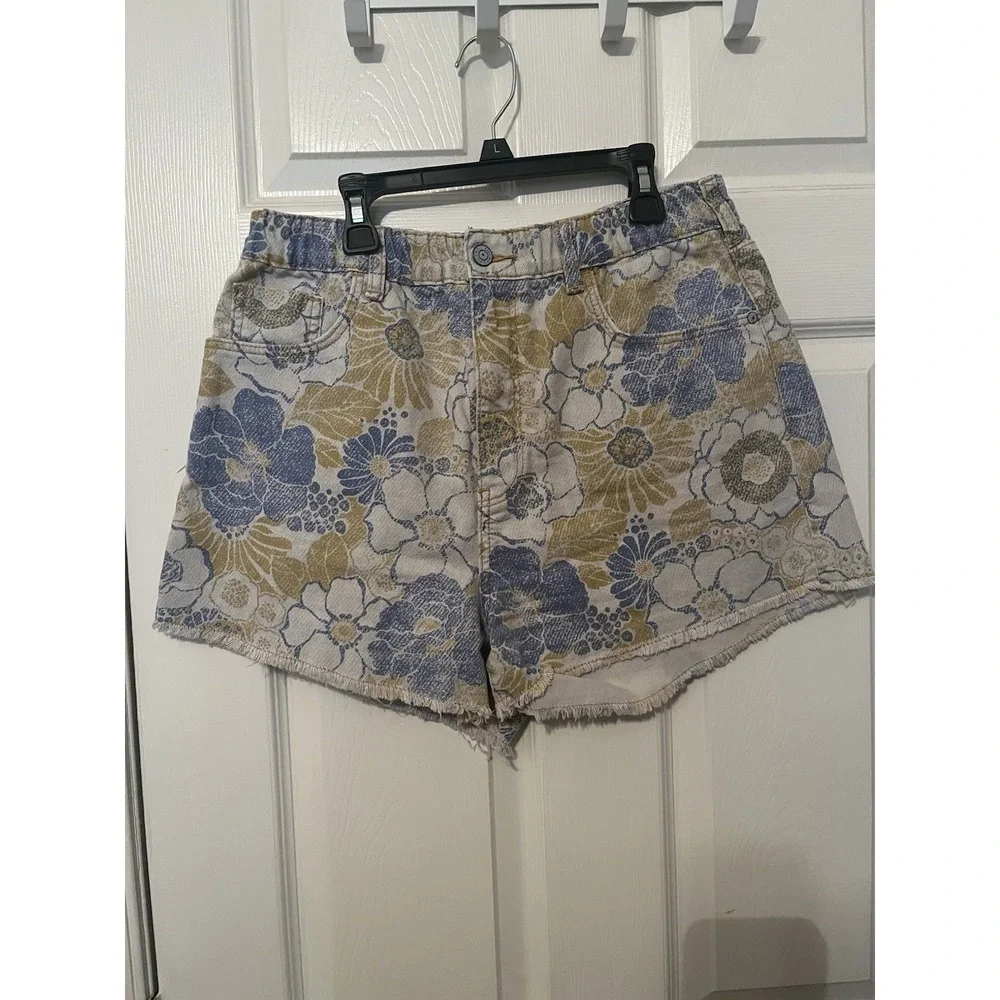 Pilcro Lara Ultra High-Rise Frayed Denim Shorts Floral Size Medium Women's